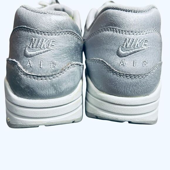 Air Max 1 Cut Out Sneakers - Picture 7 of 8